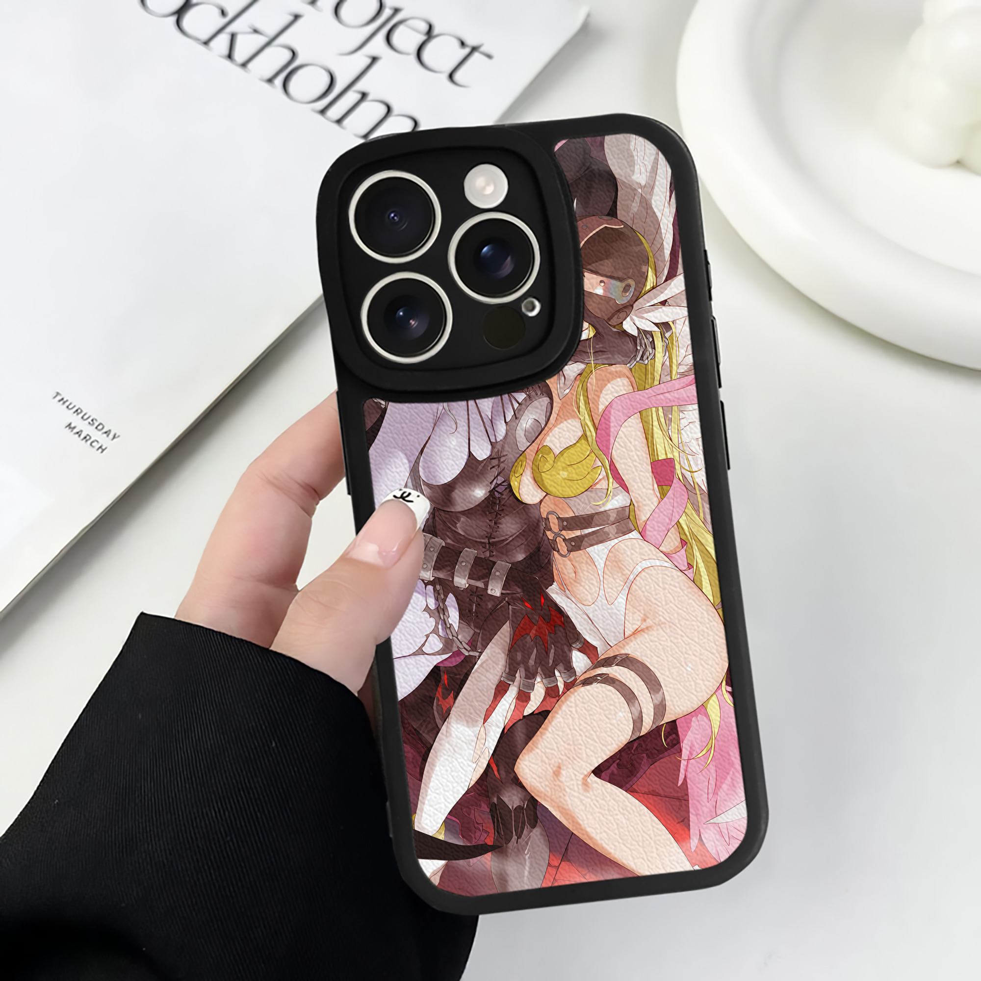 （画像用） Digimon デジタルモンスター/デジモン 【iPhone 16シリーズ対応】シリコンスマホケース（レザー調） 材質：シリコン